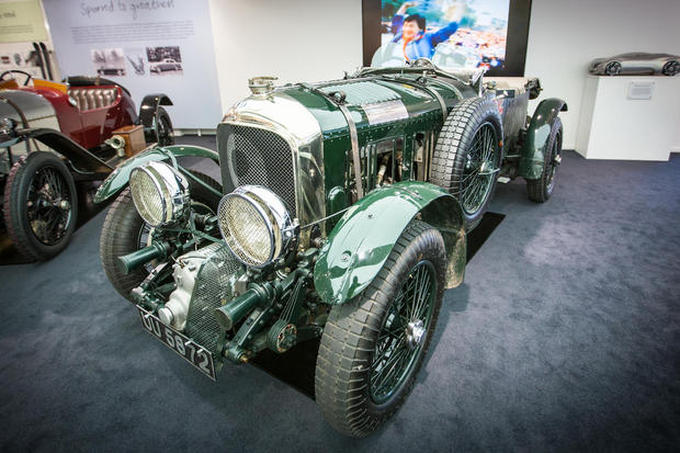 　工場まで足を運んで、自分の自動車のカスタムオプションを選ぶ顧客もいる。工場にいる間、顧客はBentleyの歴史の一部を感じ取ることができる。例えば、この1929年型「Blower Bentley」だ。