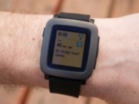Kickstarterで人気のスマートウォッチ「Pebble Time」--時間ベースOS搭載機の第一印象
