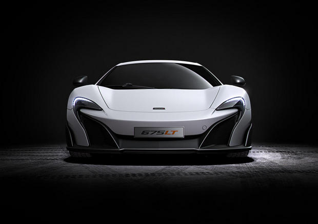 　McLarenは、同社の最新モデル「675LT」をジュネーブモーターショーで展示予定だ。同モデルは、「650S」をベースに開発されており、同じフロントエンドデザインを採用する一方で100kg軽量化されている。