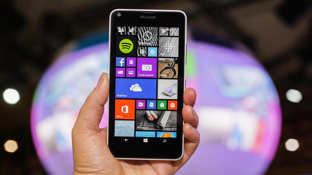 　バルセロナ発--Microsoftは、Mobile World Congressで「Microsoft Lumia 640」を発表した。ここではLumia 640を写真で紹介する。