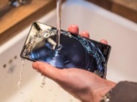 ソニー、「Xperia M4 Aqua」を発表--ミッドレンジの5インチ防水対応スマホを写真で見る
