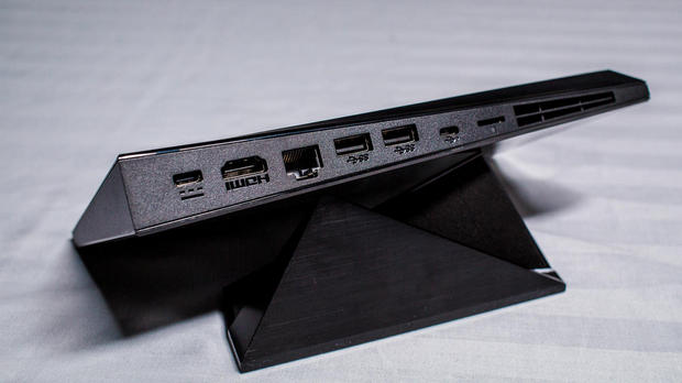 　SHIELDには、Gigabit Ethernet、HDMI 2.0、USB 3.0（2ポート）、Micro-USB 2.0、Micro SDスロット、赤外線レシーバ（「Logitech Harmony」互換）といった、多彩な外部との接続ポートが用意されている。