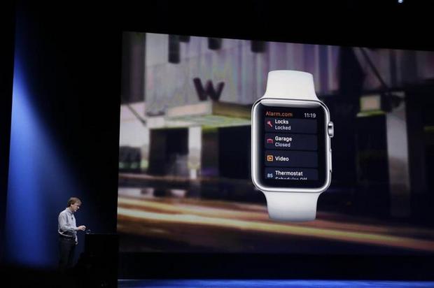 　Apple Watchを使ってサードパーティーのデバイスを活用できる。それによって、ガレージのドアを開けるなども可能だ。