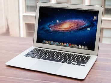 MacBook Airはノートブックデザインにおける大きなイノベーションだったが、米国時間3月9日、Appleの最薄、最軽量ノートブックという地位を失った。