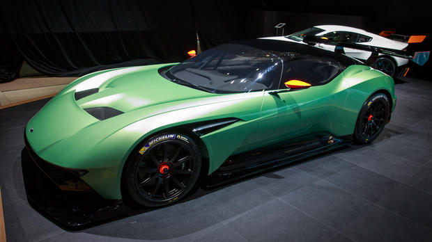 　ジュネーブ発--Aston Martinの「Vulcan」が2015年のジュネーブモーターショーで展示された。ここでは、同自動車を写真で紹介する。