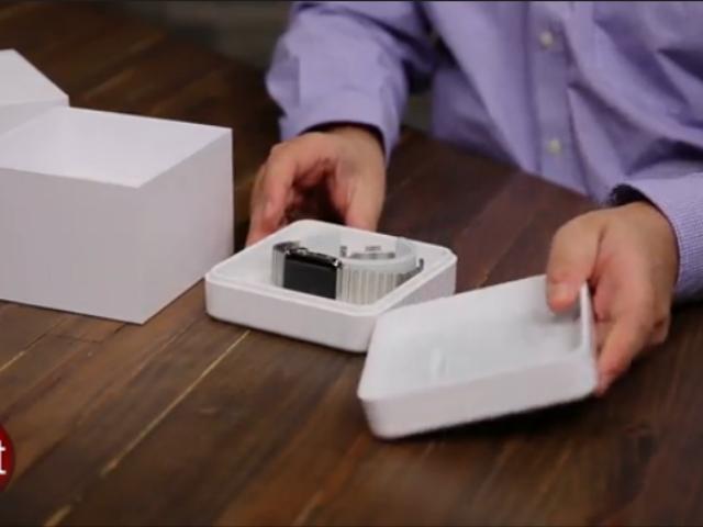 「Apple Watch」、パッケージを早速開封--写真で見る同梱物