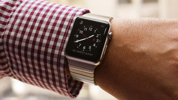 　「Apple Watch」は、Apple初の野心的で美しくもあるウェアラブルガジェットだ。ここでは、4月10日に予約注文が開始された同スマートウォッチを写真で紹介する。

　ようやく登場したApple Watch。

関連記事：「Apple Watch」レビュー（第1回）--用途、装着感、デザインをまずはチェック
