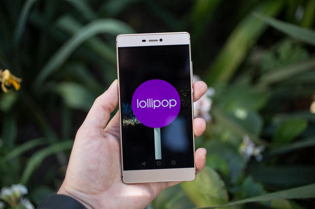 　P8は、Googleの最新OS「Android Lollipop」を搭載する。