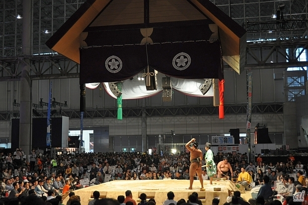 　前回の「ニコニコ超会議3」で初めて登場し話題となった「大相撲 超会議場所」が、今回も実施。