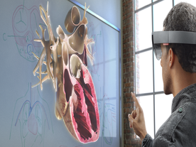 マイクロソフト、「HoloLens」のデモをBuild 2015で披露