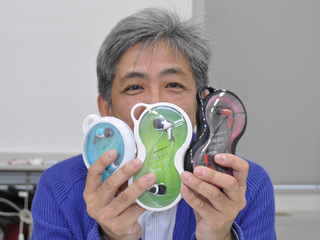 20150514neontop_640.jpg