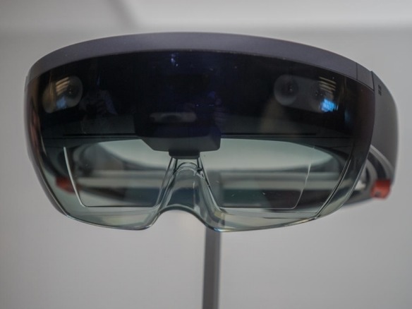「Microsoft HoloLens」--MSの拡張現実ヘッドセットを写真で見る