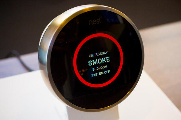 Nest Learning Thermostat

　Nest Learning Thermostatで暖房機器の電源を切断することができるため、火や一酸化炭素がさらに広がるのを防いで命を守るのに役立つ。
