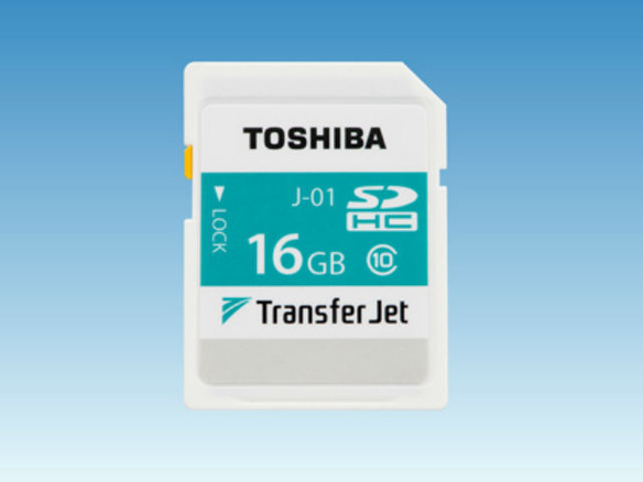 東芝、TransferJet搭載のSDカード--対応機器と近づけるだけでデータ送信