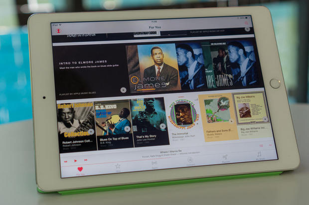 　Appleの音楽ストリーミングサービスが提供開始され、3カ月間は無料で試用できる。これに興味があり、「iOS」の最新バージョンを搭載する「iPhone」または「iPad」を所有している読者に対し、最初に試してみるべき項目を紹介する。