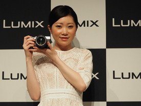 パナ、4Kフォトと手ぶれ補正を強化したデジカメ「LUMIX DMC-GX8」--新レンズも発表