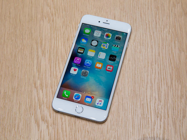 前面

　iPhone 6s Plusは、見た目も感触も2014年モデルとまったく変わらない。
