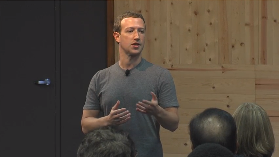 米国時間9月15日にFacebook本社で開催されたタウンホールセッションで語る同社CEOのMark Zuckerberg氏