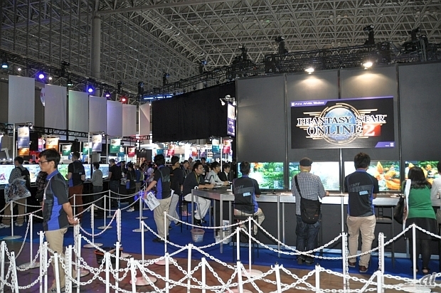 　PS4版「ファンタシースターオンライン2」をはじめとして、PS Vita版「初音ミク -Project DIVA- X」、「MIRACLE GIRLS FESTIVAL」（ミラクルガールズフェスティバル）といったタイトルに注目が集まっており、試遊スペースも広く取られている。