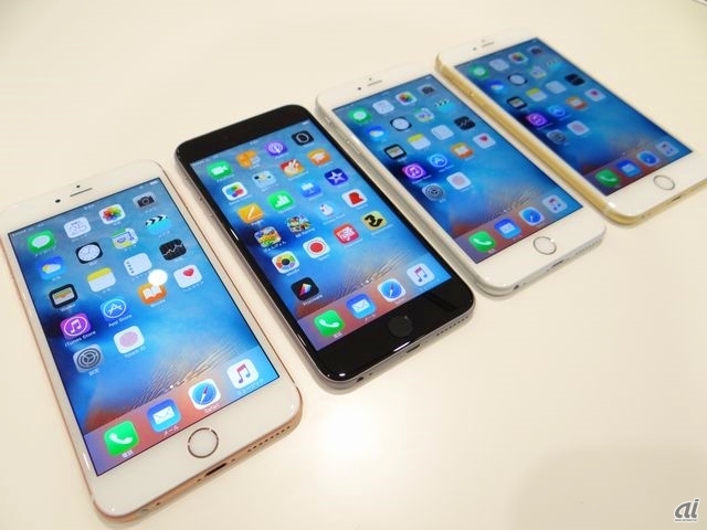　iPhone 6s Plus。左からローズゴールド、スペースグレイ、シルバー、ゴールド。