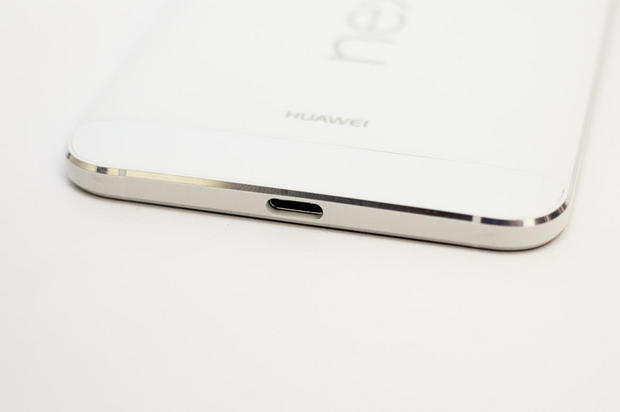 USB Type C

　Nexus 6Pは、新しいUSB Type Cケーブルを充電やデータ転送に使う。
