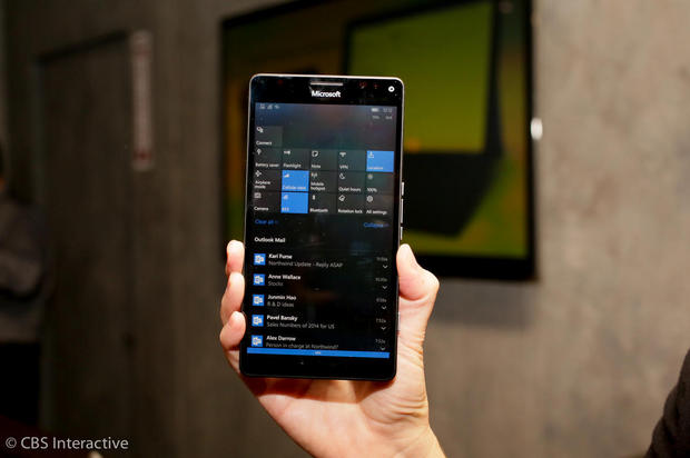 Windows 10 Mobile

　Lumia 950 XLは「Windows 10 Mobile」を搭載する。