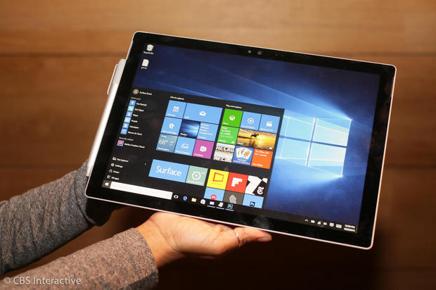 「Microsoft Surface Pro 4」登場

　GoogleやAppleの最新タブレットに対抗するMicrosoftの「Surface Pro 4」は、性能とデザインの大幅なアップグレードが強い印象を与える。

　ここでは同タブレットを写真で紹介する。

関連記事：MS、新タブレット「Surface Pro 4」を発表--12.3インチ画面で「Skylake」を搭載
