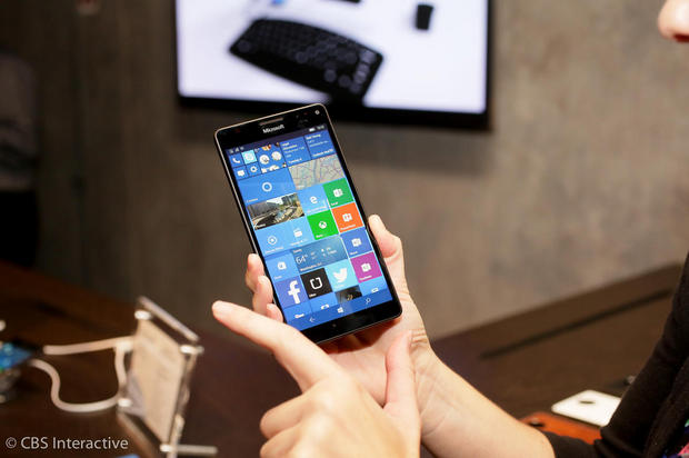 スクリーン技術

　Lumia 950のスクリーンは、5.2インチで518ppiだ。

　また、Glance Screen技術により、バッテリを消費せずに通知やアラートをチェックできる。
