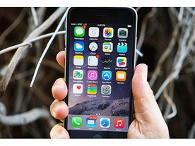 「iPhone」、6～8月期の米市場シェア低下--新モデル発表前の買い控えなど影響