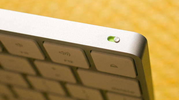 　バッテリ消費を抑えるためにキーボードの右側に装備されたオン／オフスイッチ。