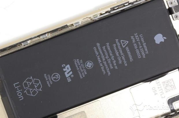　iPhone 6sのバッテリ容量は1715mAhとされている。iPhone 6は1810mAhだった。バッテリ容量は少なくなったが、iPhone 6sのバッテリ持続時間はiPhone 6と同じだとAppleは主張している。