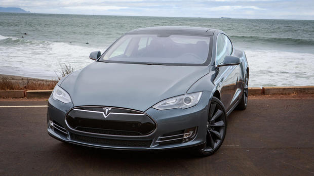 　その一方で2015年、「Tesla」のような自動車は、電気自動車が実際の未来を担っていることを証明しつつある。