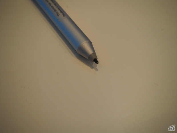 　より細くなったペン先。