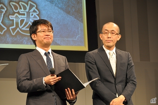 　後半では、「モンスターハンタークロス」ディレクターの一瀬泰範氏（右）も加わって各種説明や発表が行われた。