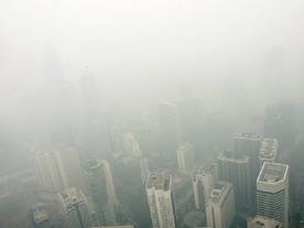 東南アジアで手放せない「大気汚染指数チェックアプリ」--“煙害”は非常事態レベルに