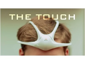 考えるだけで各種機器を操作できる脳波計測ヘッドギア「Touch」