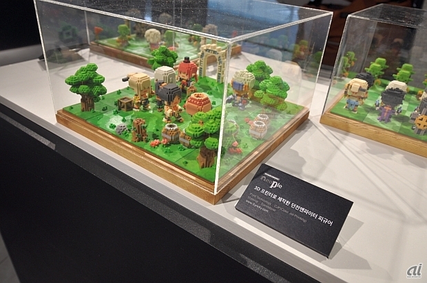 　グッズ販売ブースでは、3Dプリンタで制作した「アラド戦記」のキャラクターも展示していた。