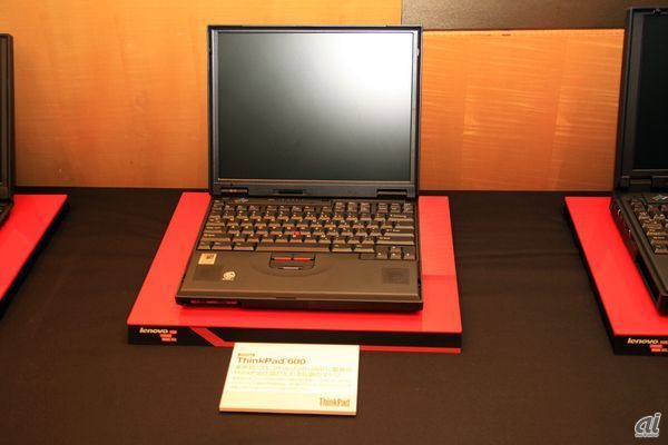 　ThinkPad 600。1998年に発表。業界初の2スピンドル（FDD＋DVD）PC。