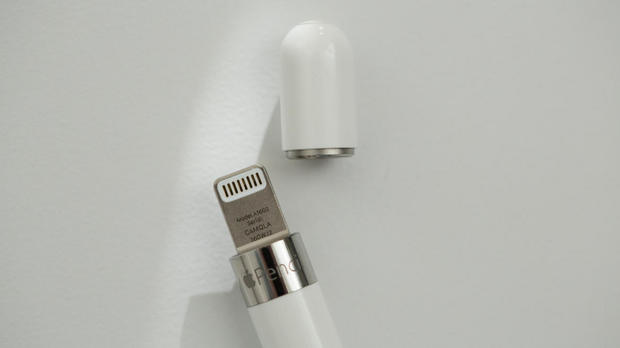 　Apple Pencilのキャップを取り外すと、中には「Lightning」コネクタがある。