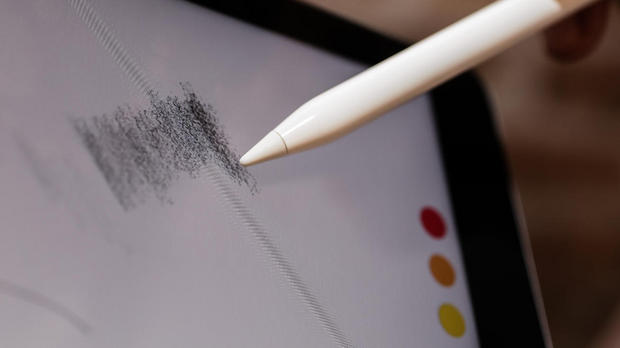 　Apple Pencilを傾けて使うと、本物の鉛筆やマーカーのように、描かれる線に濃淡を加えて調子を変えることができる。