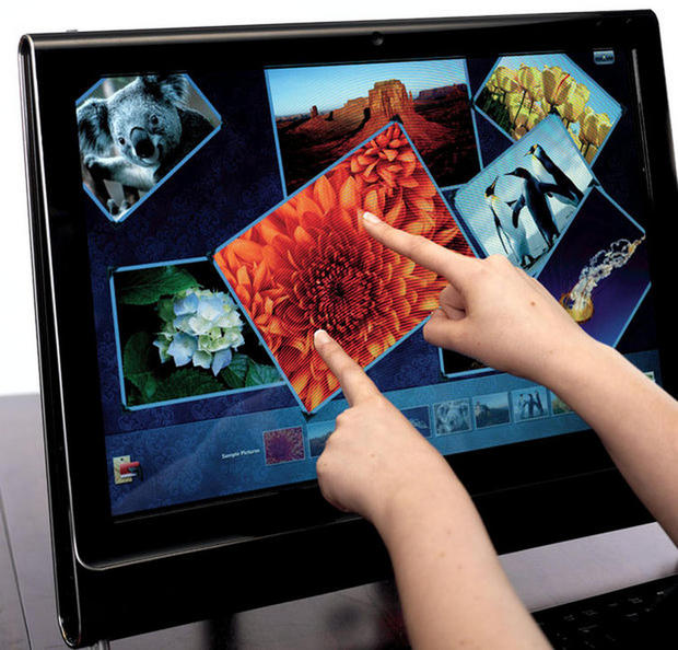 　Windows 7は、PC画面上でのマルチタッチ操作をサポートした。指を使ってズームや回転、ナビゲーションなどができるようになった。
