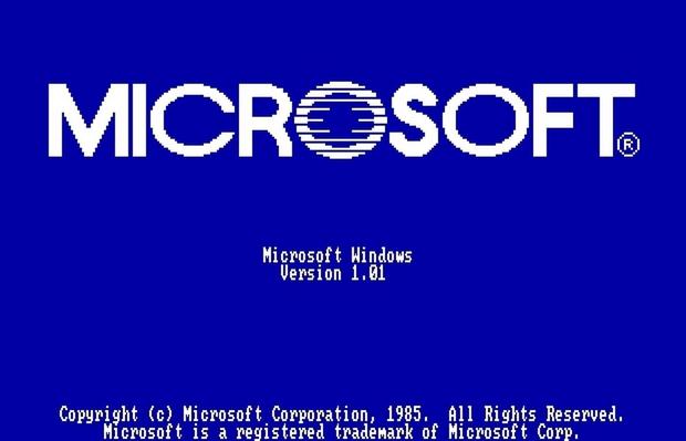 　米国時間1985年11月20日、Microsoftの新しいOSが発売された。だが、「Windows」はどのようにして、世界のほぼすべてのコンピュータユーザーのオフィス、学校、自宅を席巻し、その過程でBill Gates氏を世界一の富豪にしたのだろうか？

　ここでは、同OSの変遷を画像で振り返る。
