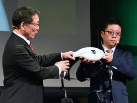 介護ロボット最前線を報告、ニ足歩行ロボ応用のウェアラブル装置も実演：「Health 2.0 Asia - Japan」レポート