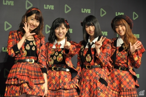 第1回放送として12月10日19時から配信するAKB48のメンバーより、（左から）柏木由紀さん、渡辺麻友さん、横山由依さん、加藤玲奈さんが発表会に登壇して華を添えた