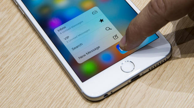 スマートフォンの新しい使い方

　Appleの3D Touchは、iPhone 6sと「iPhone 6s Plus」で、実質的に唯一の新機能だった。両iPhoneのディスプレイは、押す力の強さを認識するため、圧力に応じて異なる操作を実行することができる。スマートフォンに新たな操作レイヤが加わることになるが、すべてのアプリが対応しているわけではない。

関連記事：アップル「iPhone 6s」レビュー（第1回）--新技術「3D Touch」のプラスとマイナス
