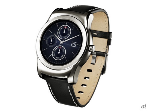 　「LG Watch Urbane」は、基本的には「G Watch R」と同じ仕様となっており、ディスプレイも1.3インチの円形プラスチックOLEDを採用しているが、ベゼル幅が細くスタイリッシュなデザインに仕上がっている。

　バンドは22mmのものであれば取り替え可能。Urbaneには常時表示のアンビエントモードがあり、明るさを落とした画面で時刻を表示し、バッテリ消費を抑えながら通常の腕時計と同じように使用できる。