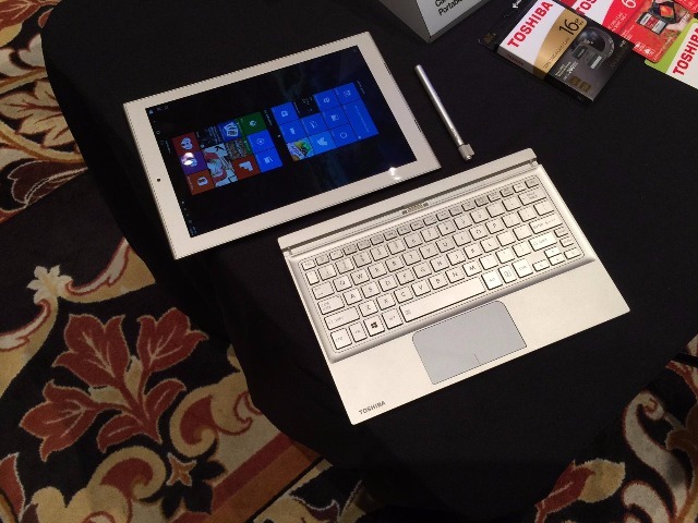 東芝の新たなWindowsタブレット「dynaPad」の写真