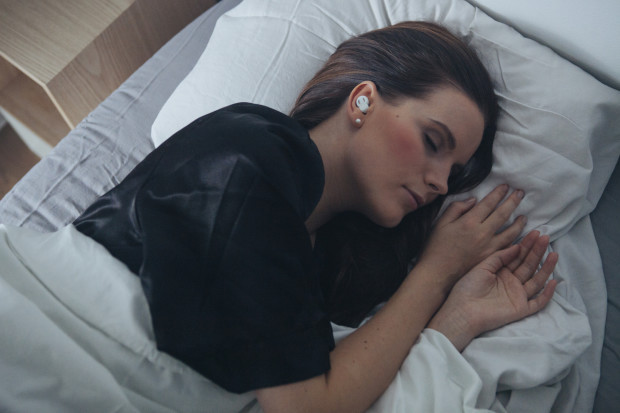 耳を枕に着けて寝ても快適（出典：Indiegogo）