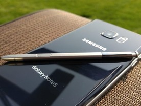 サムスン、「Galaxy Note 5」を改良か--スタイラス誤挿入による問題で