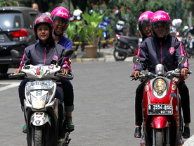 “シェア”に潜む女性の不安を解決--インドネシアで急増する女性専用バイクタクシー